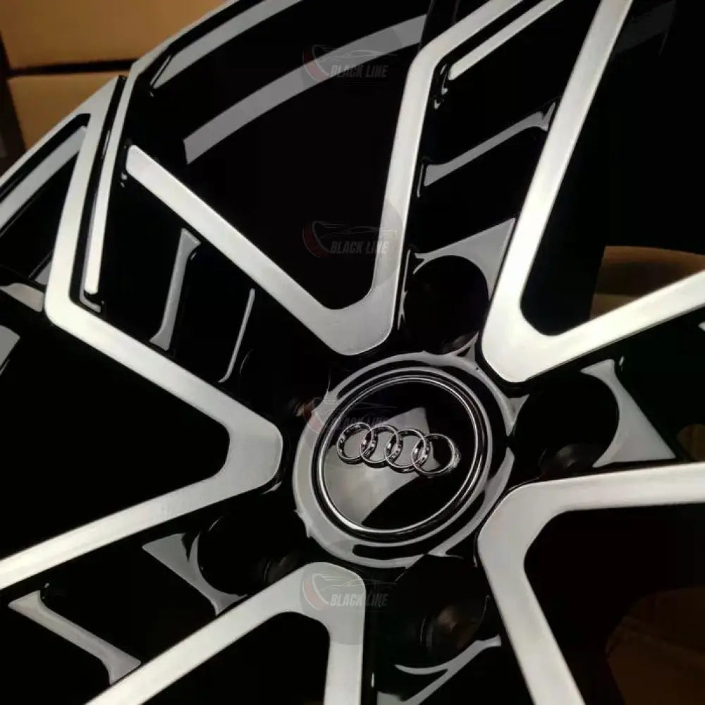 Llantas Deportivas Estilo Audi de Cinco Radios Dobles – Negro y Plata
