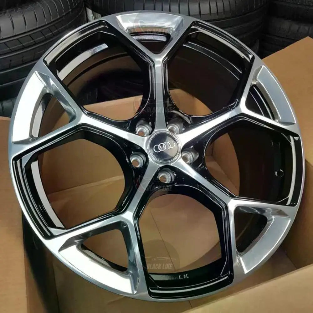 Llantas Deportivas Estilo Audi de Cinco Radios Dobles – Negro y Plata
