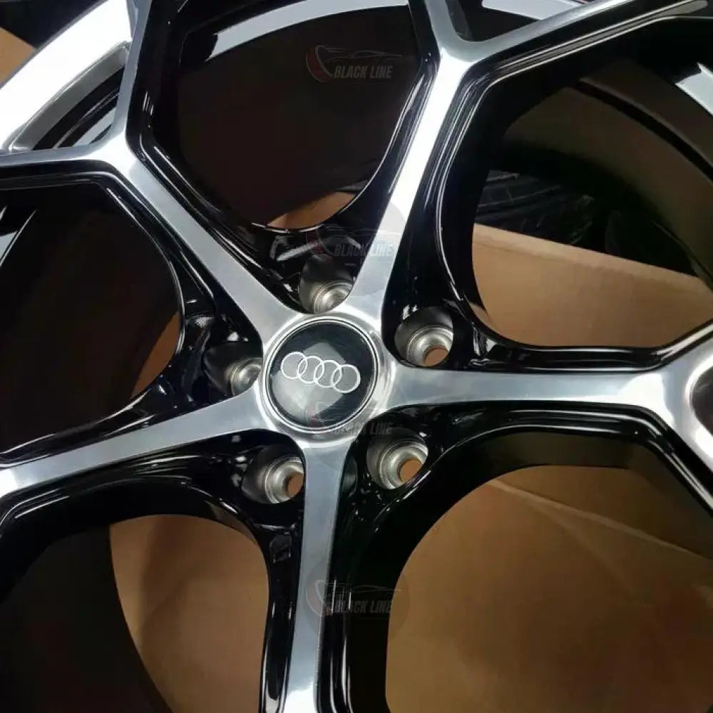 Llantas Deportivas Estilo Audi de Cinco Radios Dobles – Negro y Plata