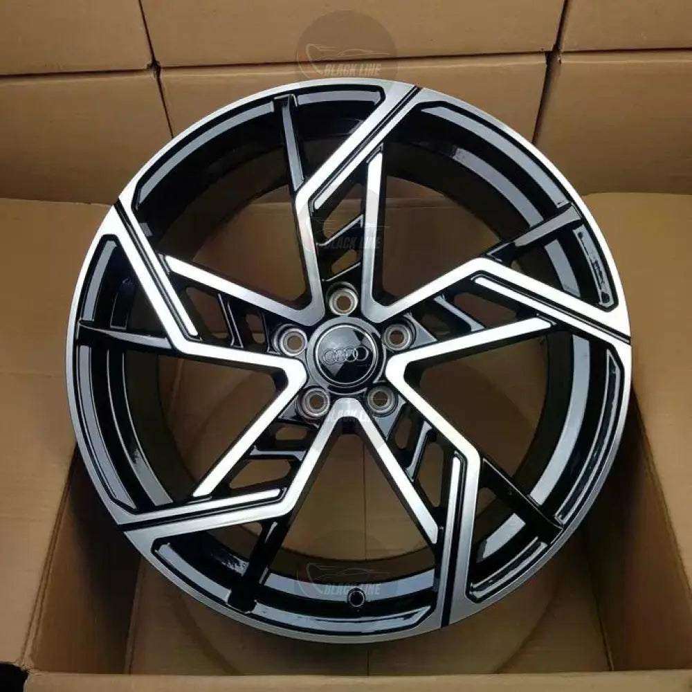 Llantas Deportivas Estilo Audi de Cinco Radios Dobles – Negro y Plata