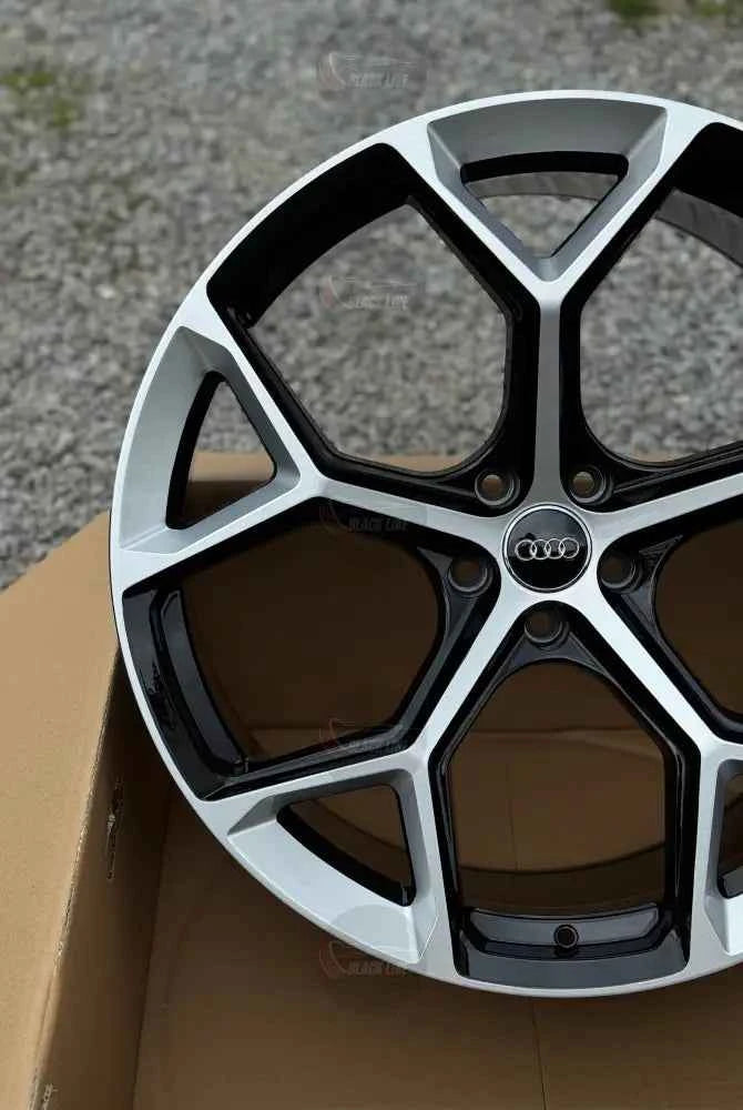Llantas Deportivas Estilo Audi de Cinco Radios Dobles – Negro y Plata