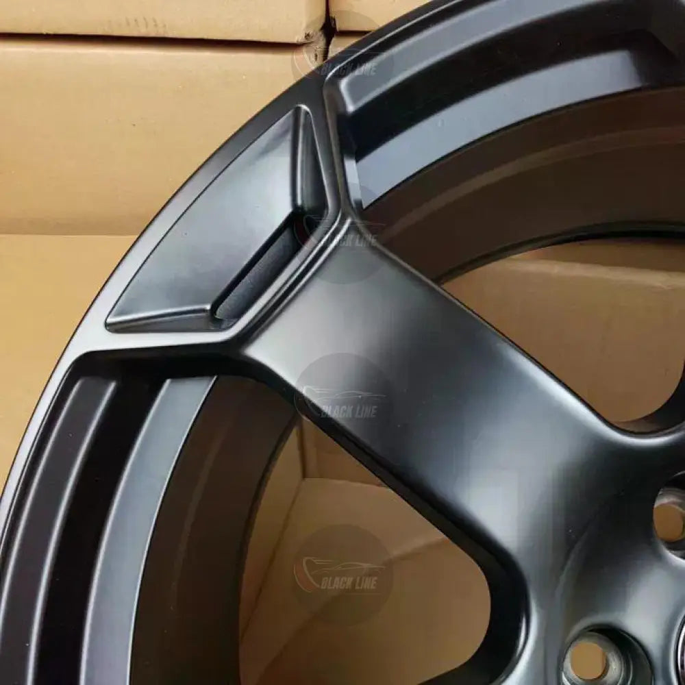 Llantas Deportivas Estilo Audi de Cinco Radios – Negro