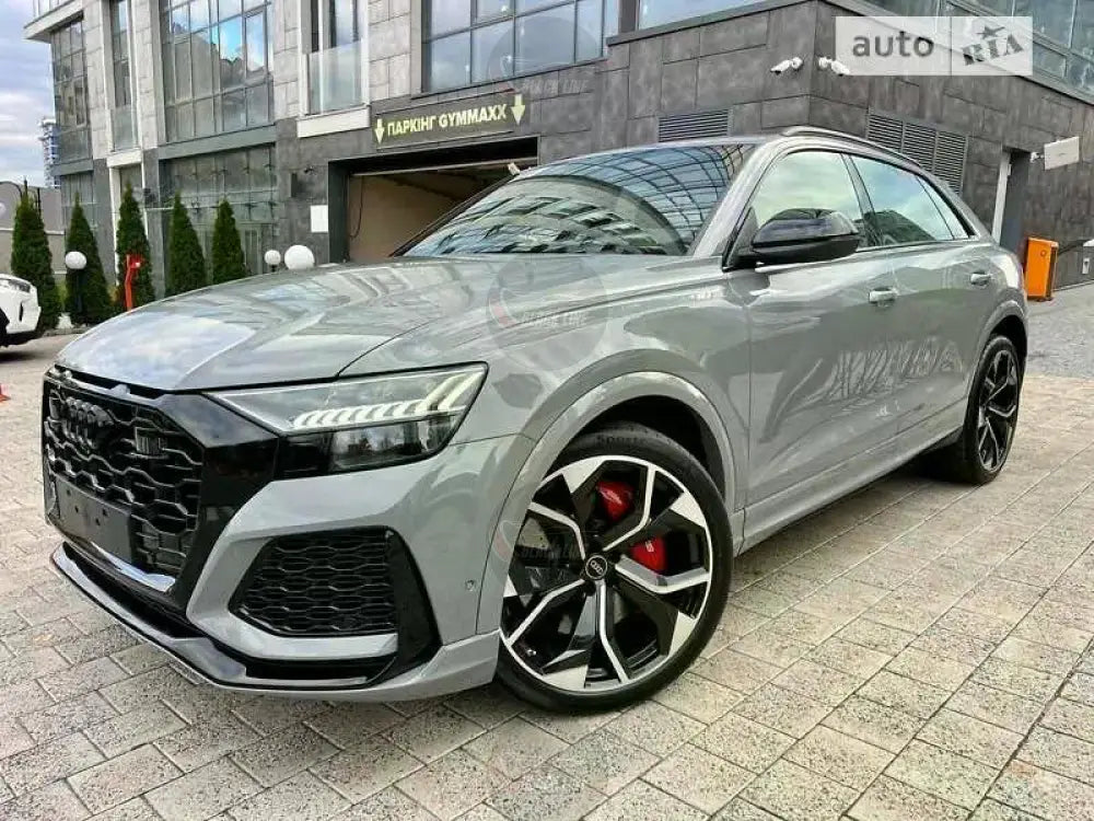 Llantas Deportivas Estilo Audi de Cinco Radios Turbina – Negro y Plata
