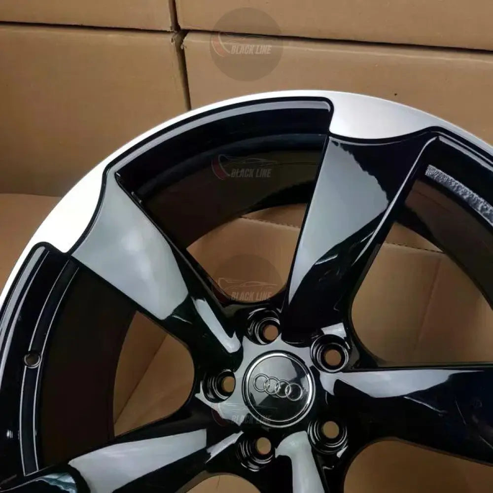 Llantas Deportivas Estilo Audi de Cinco Radios Turbina – Negro y Plata