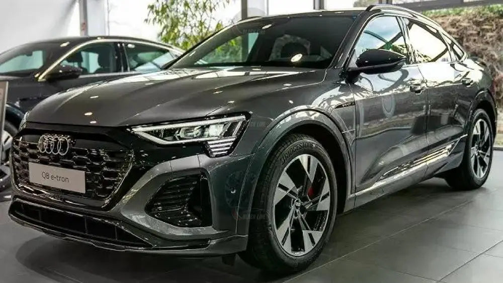 Llantas Deportivas Estilo Audi de Cinco Radios Turbina – Negro y Plata