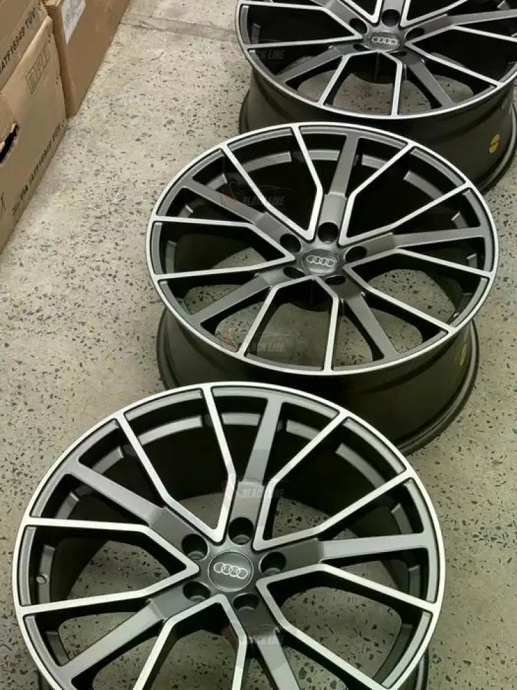 Llantas Deportivas Estilo Audi Multirradio Geométrico – Gris Grafito