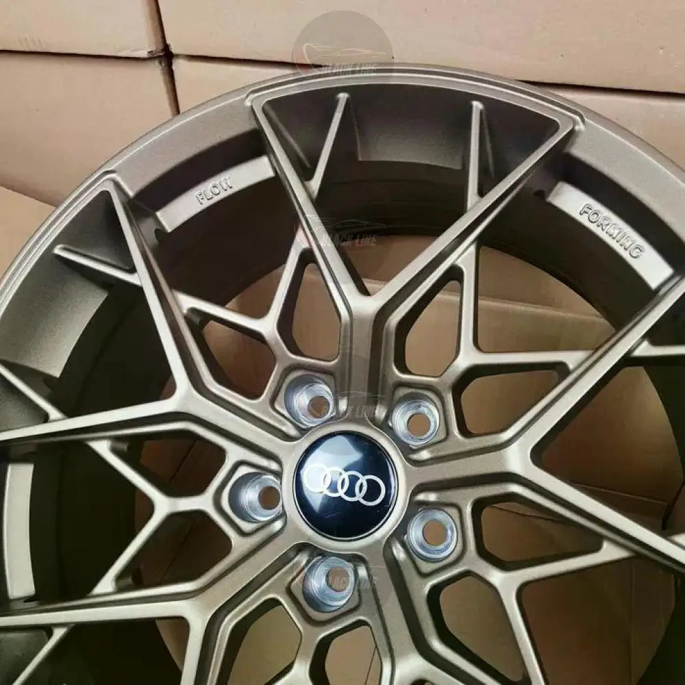 Llantas Deportivas Estilo Audi Multirradio Geométrico – Gris Grafito