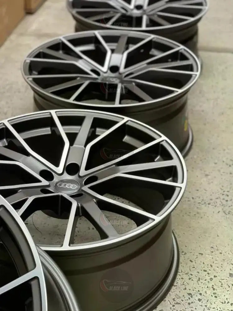 Llantas Deportivas Estilo Audi Multirradio Geométrico – Gris Grafito