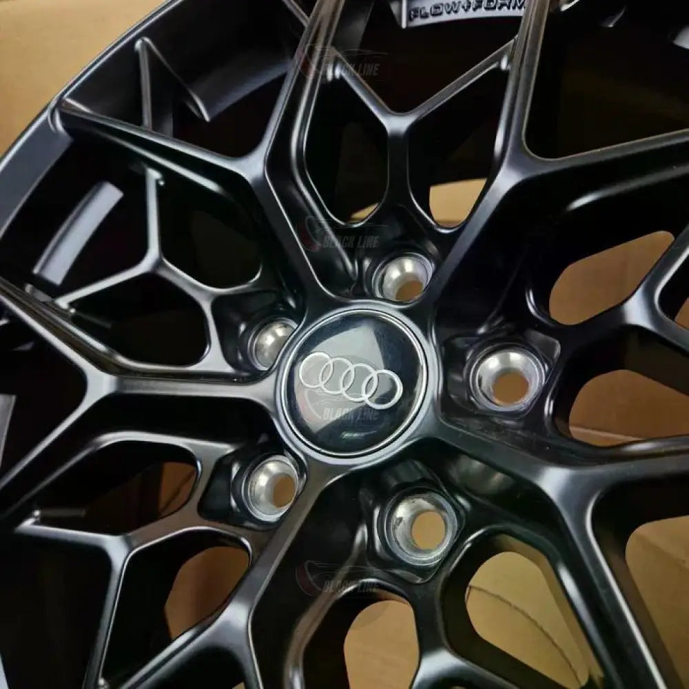 Llantas Deportivas Estilo Audi Multirradio Geométrico – Negro