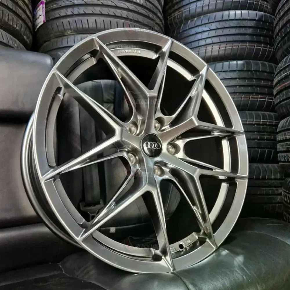 Llantas Deportivas Estilo Audi Multirradio Ramificado – Gris Grafito