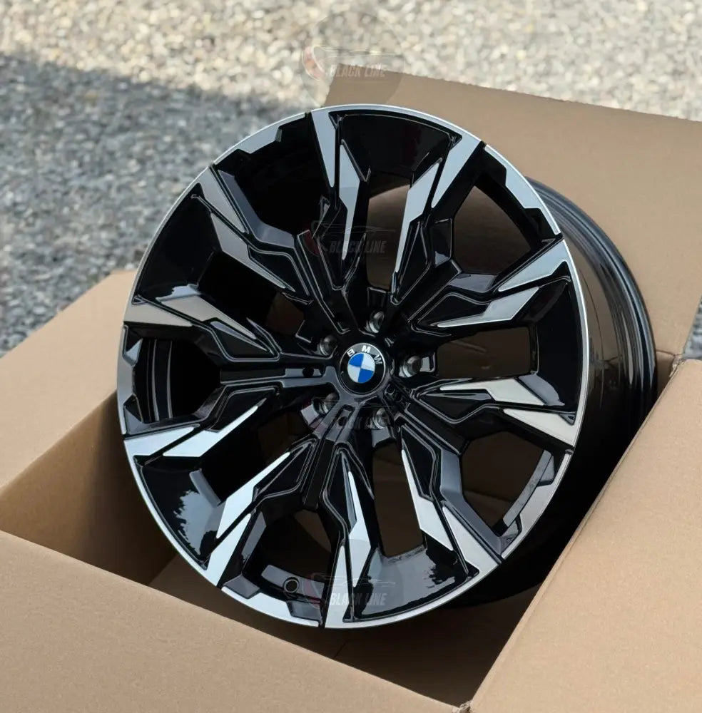 Llantas Deportivas Estilo BMW con Radios Angulares – Negro y Plata