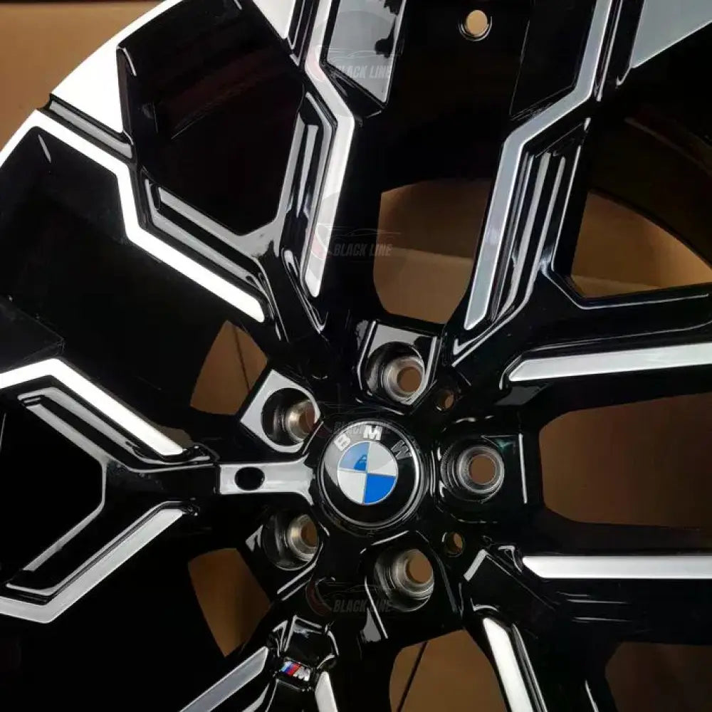 Llantas Deportivas Estilo BMW con Radios Angulares – Negro y Plata