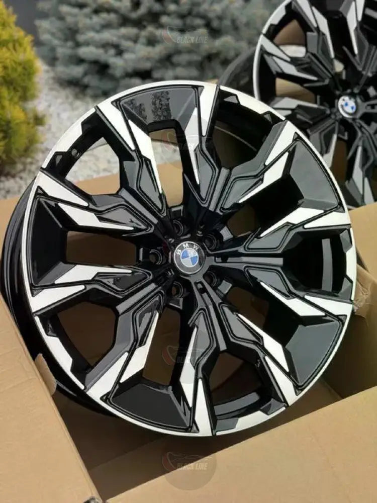 Llantas Deportivas Estilo BMW con Radios Angulares – Negro y Plata