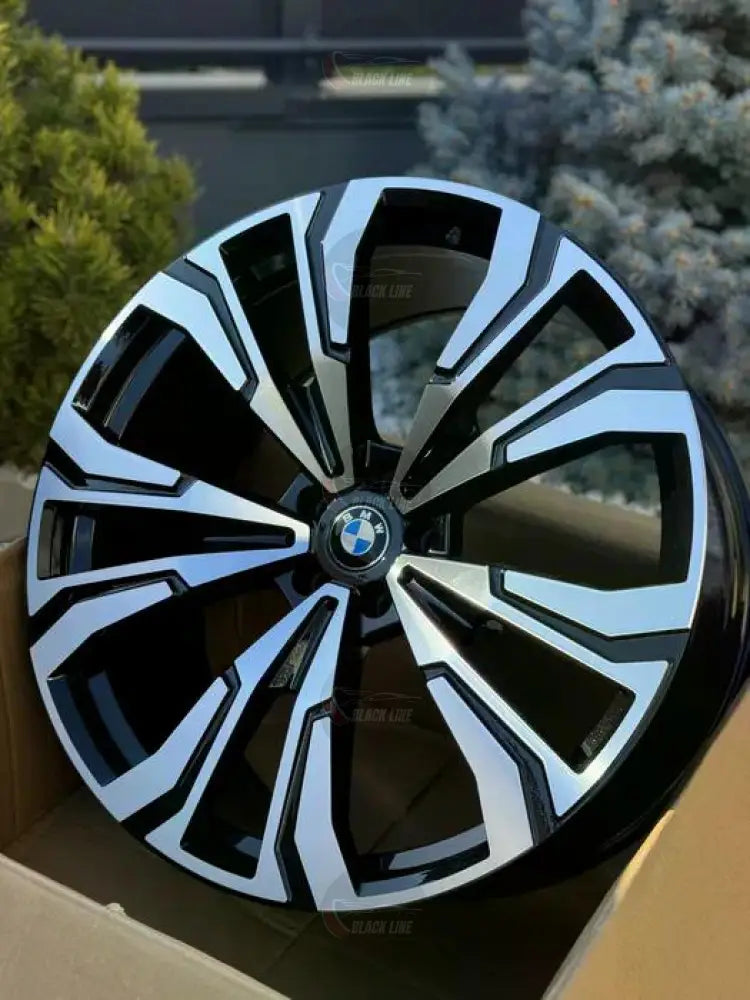 Llantas Deportivas Estilo BMW con Radios Angulares – Negro y Plata