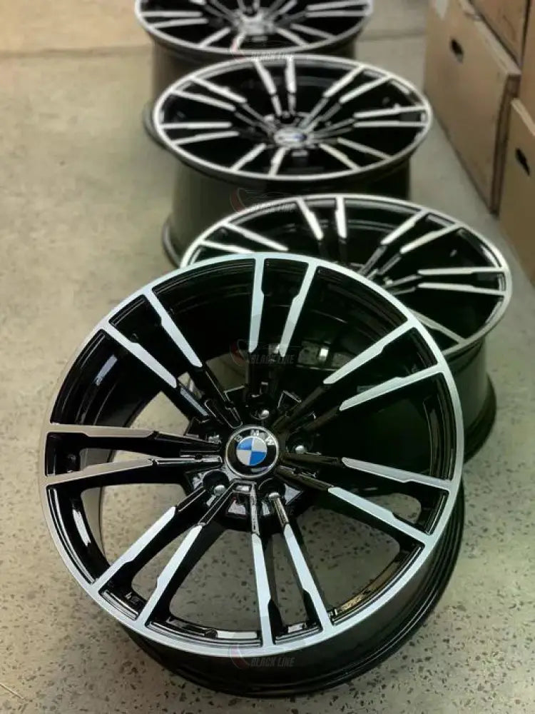 Llantas Deportivas Estilo BMW con Radios En Y – Negro y Plata