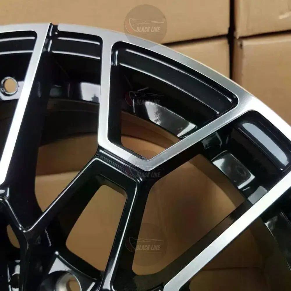 Llantas Deportivas Estilo BMW con Radios En Y – Negro y Plata