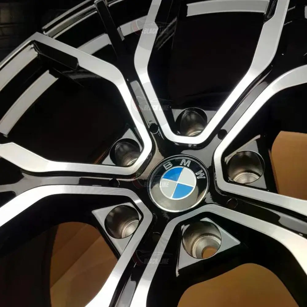 Llantas Deportivas Estilo BMW con Radios En Y – Negro y Plata