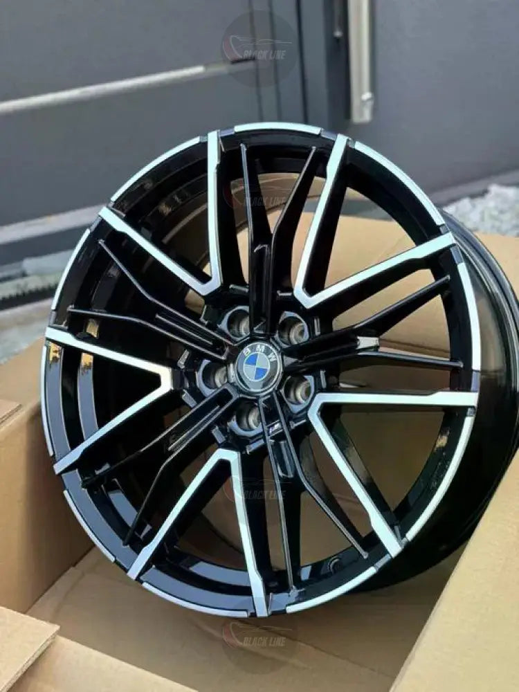 Llantas Deportivas Estilo BMW con Radios En Y – Negro y Plata
