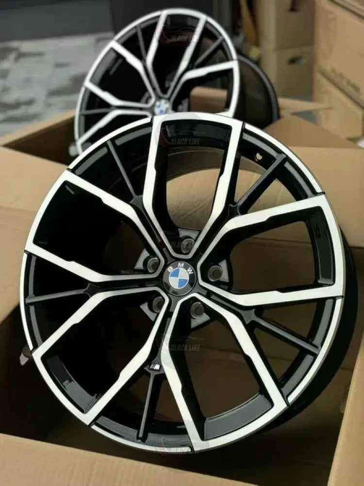 Llantas Deportivas Estilo BMW con Radios En Y – Negro y Plata