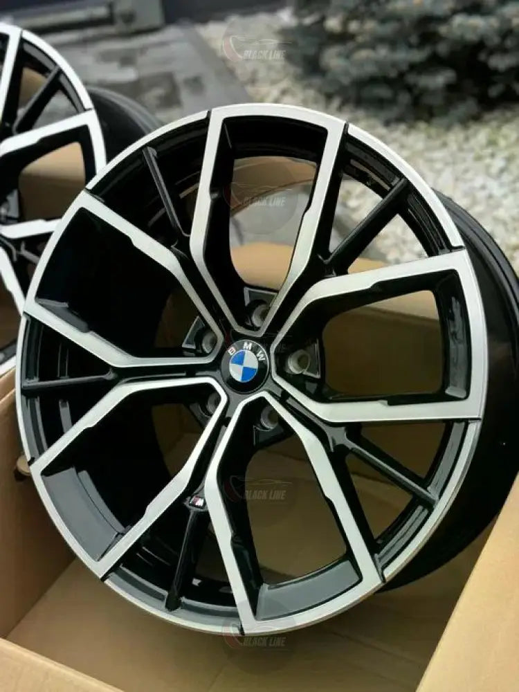 Llantas Deportivas Estilo BMW con Radios En Y – Negro y Plata