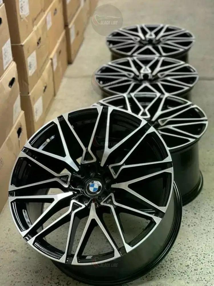 Llantas Deportivas Estilo BMW con Radios En Y – Negro y Plata