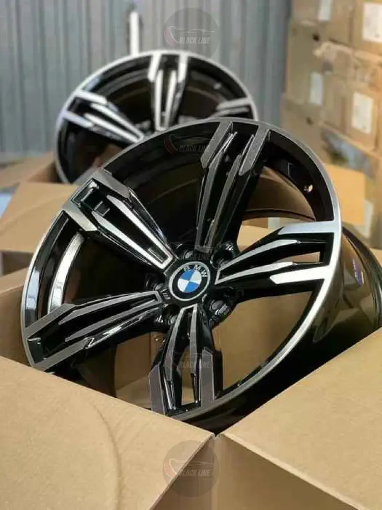 Llantas Deportivas Estilo BMW de Cinco Radios Dobles – Acabado Bicolor Negro y Plata