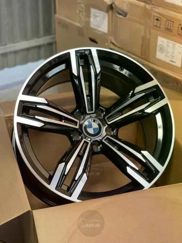 Llantas Deportivas Estilo BMW de Cinco Radios Dobles – Acabado Bicolor Negro y Plata