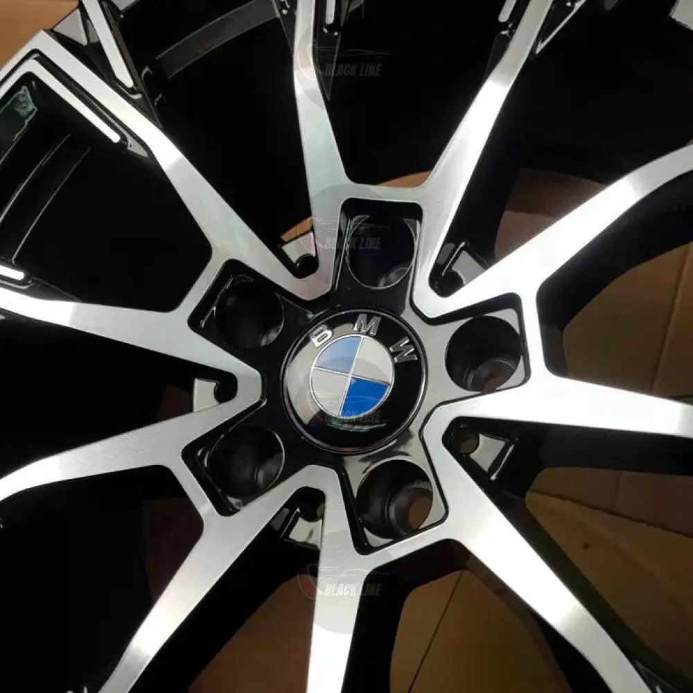Llantas Deportivas Estilo BMW de Cinco Radios Dobles – Negro y Plata