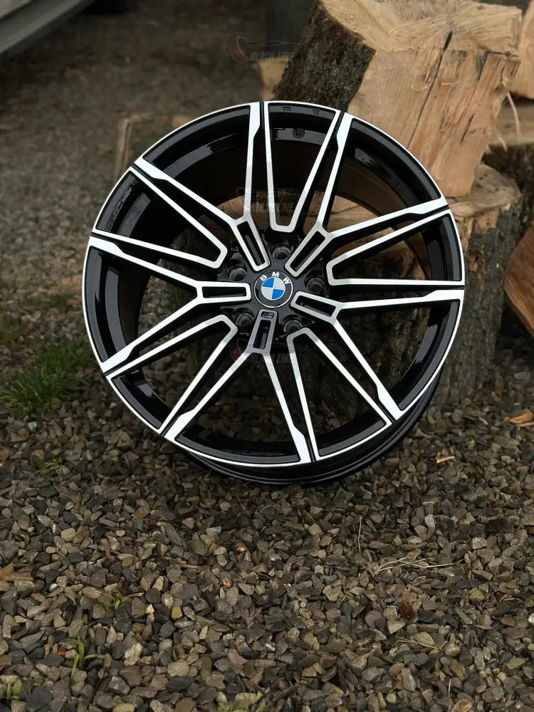 Llantas Deportivas Estilo BMW de Cinco Radios Dobles – Negro y Plata