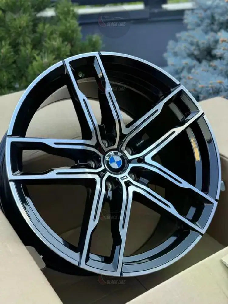 Llantas Deportivas Estilo BMW de Cinco Radios Dobles – Negro y Plata