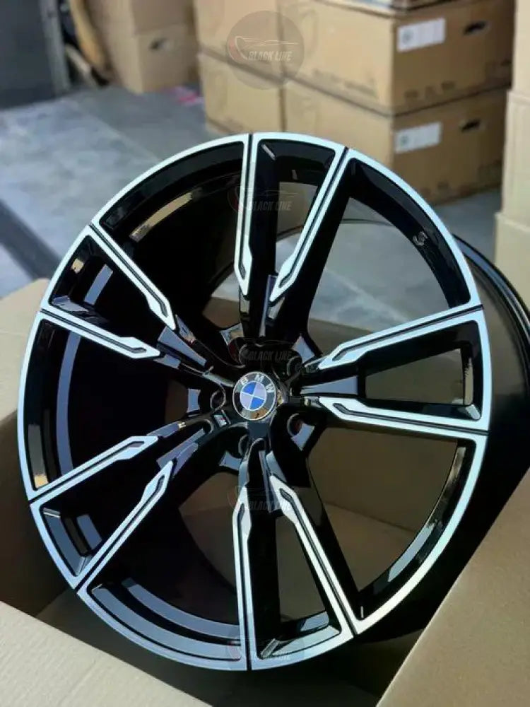 Llantas Deportivas Estilo BMW de Cinco Radios Dobles – Negro y Plata