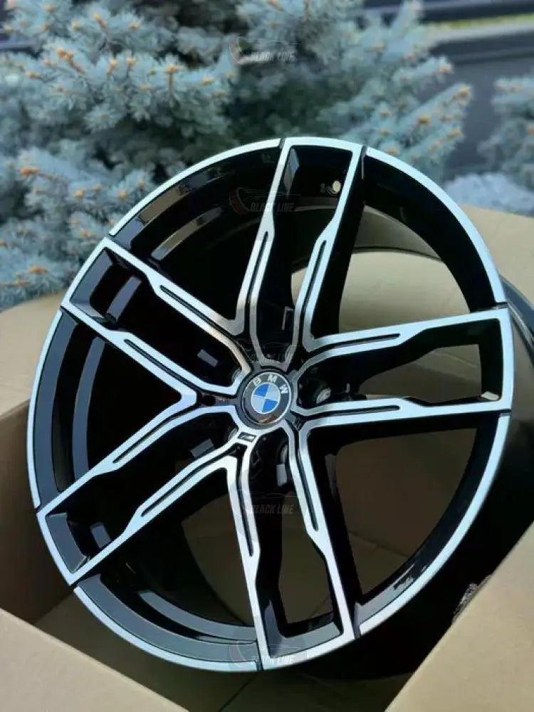 Llantas Deportivas Estilo BMW de Cinco Radios Dobles – Negro y Plata