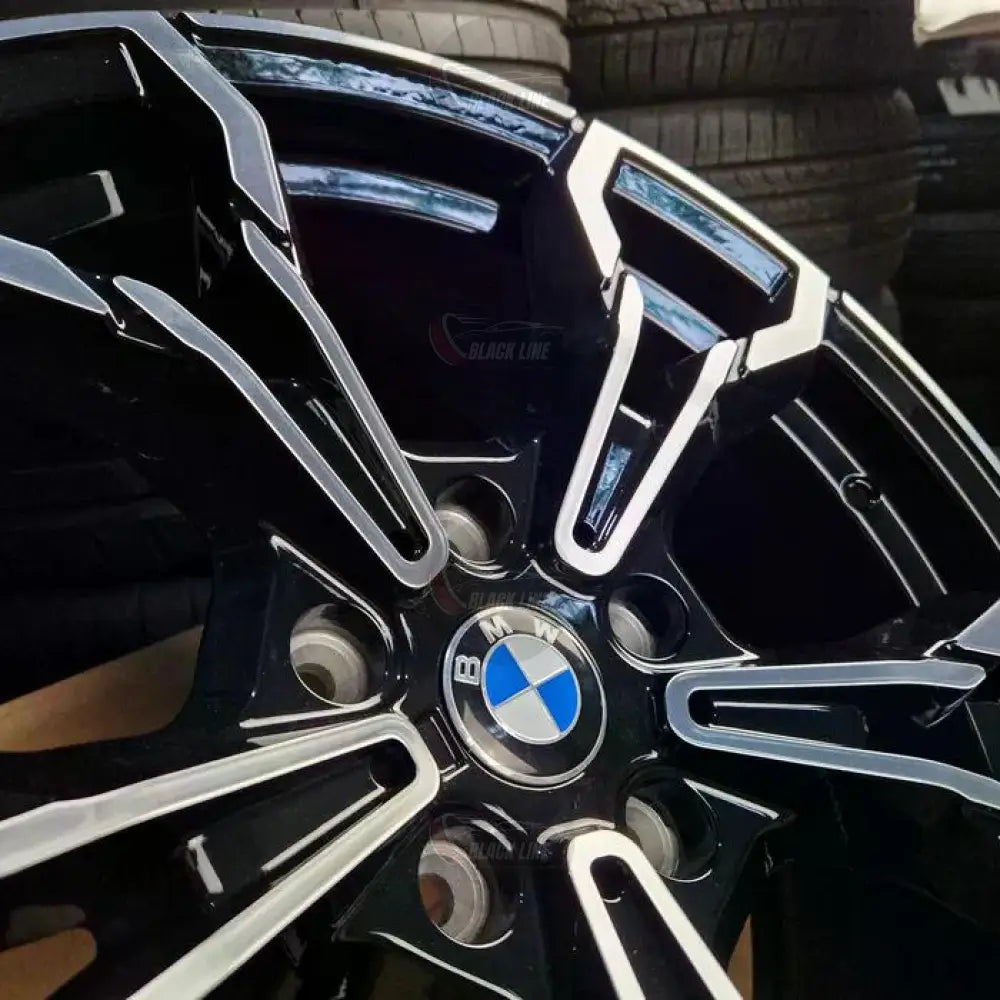 Llantas Deportivas Estilo BMW de Cinco Radios Dobles – Negro y Plata