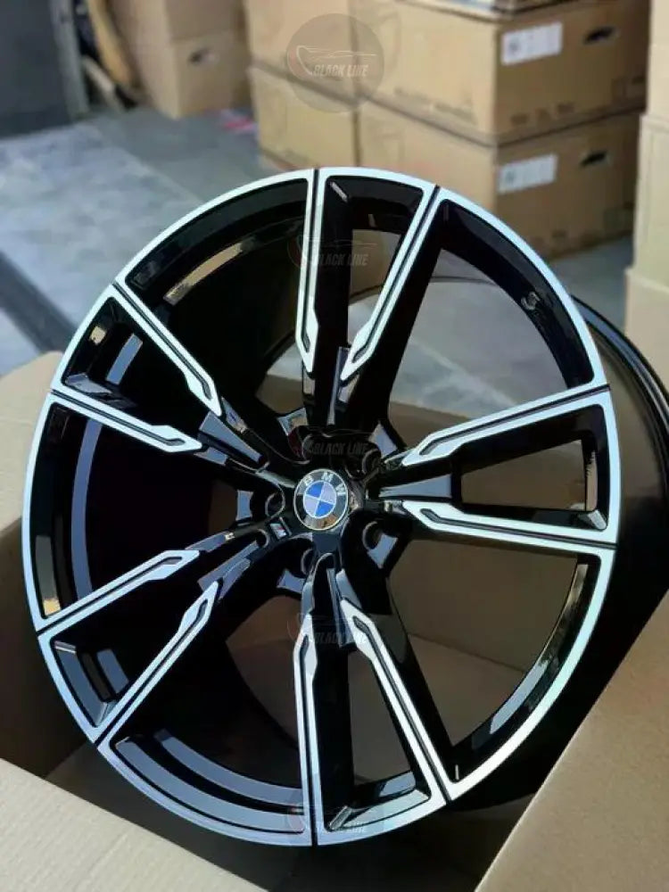 Llantas Deportivas Estilo BMW de Cinco Radios Dobles – Negro y Plata
