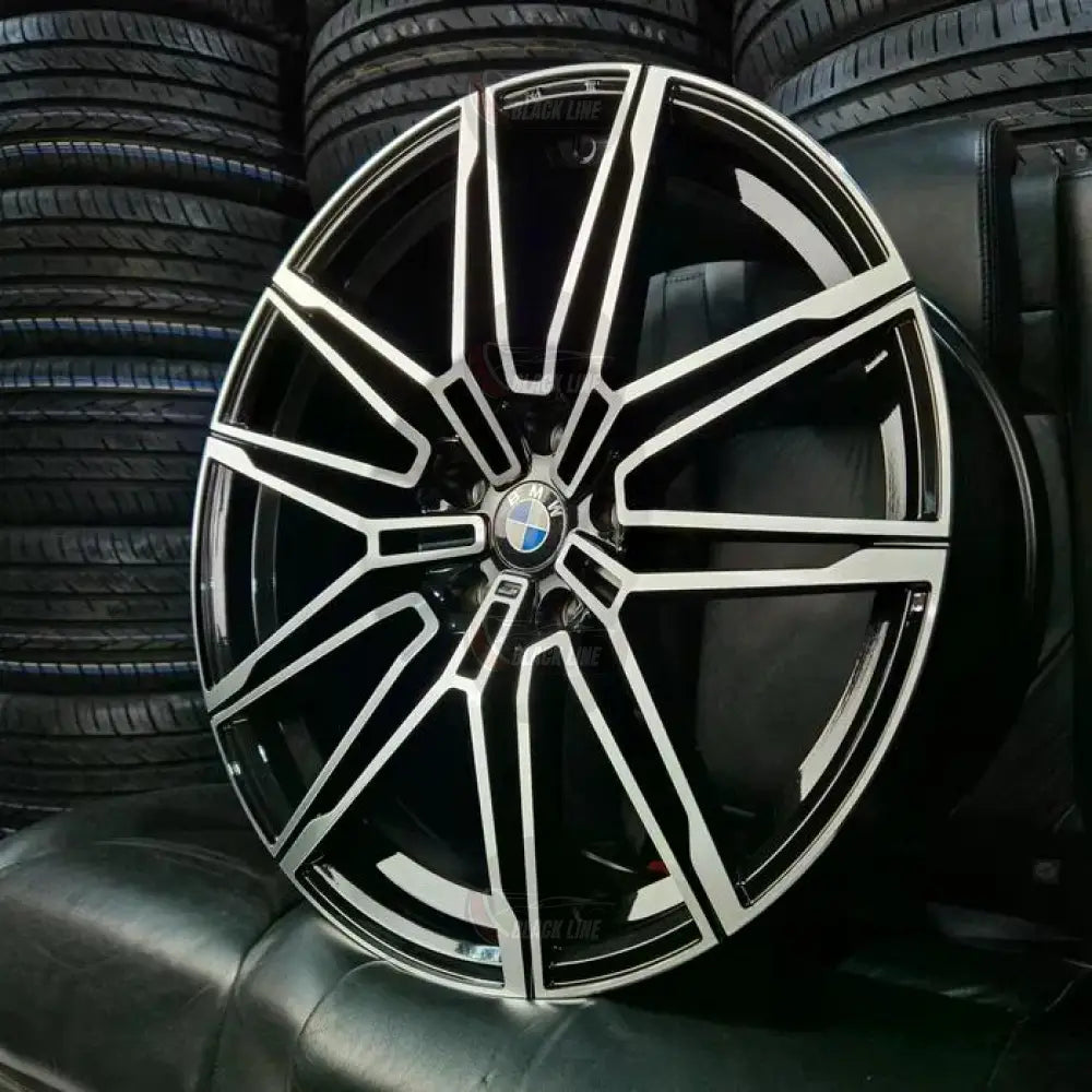 Llantas Deportivas Estilo BMW de Cinco Radios Dobles – Negro y Plata