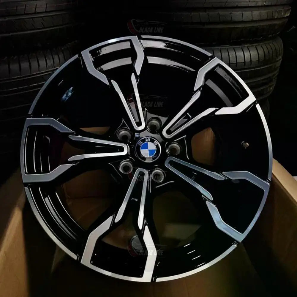 Llantas Deportivas Estilo BMW de Cinco Radios Dobles – Negro y Plata