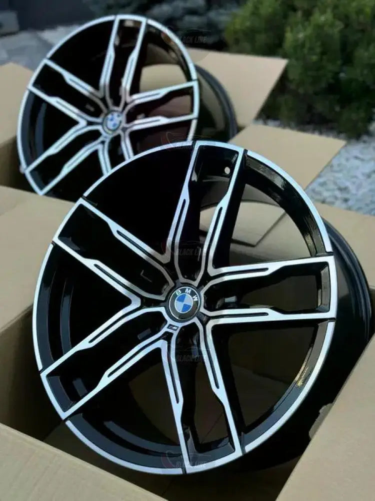 Llantas Deportivas Estilo BMW de Cinco Radios Dobles – Negro y Plata