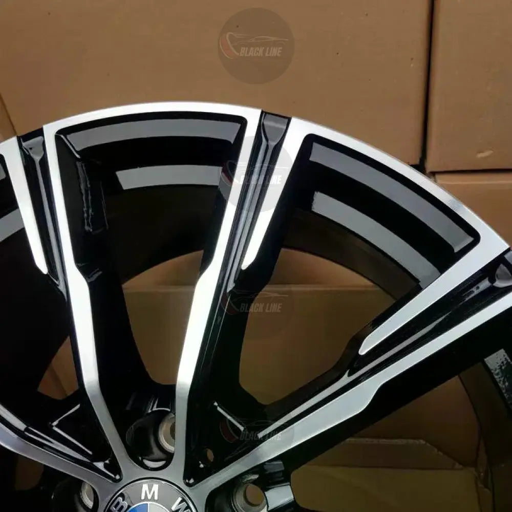 Llantas Deportivas Estilo BMW de Cinco Radios Dobles – Negro y Plata