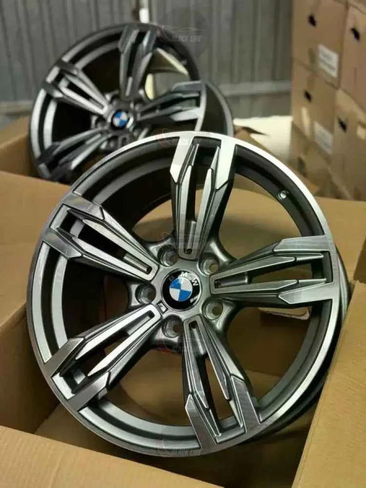 Llantas Deportivas Estilo BMW de Cinco Radios Dobles – Negro y Plata
