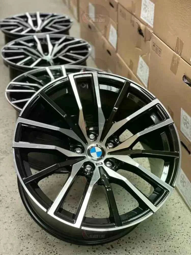 Llantas Deportivas Estilo BMW de Cinco Radios Dobles – Negro y Plata
