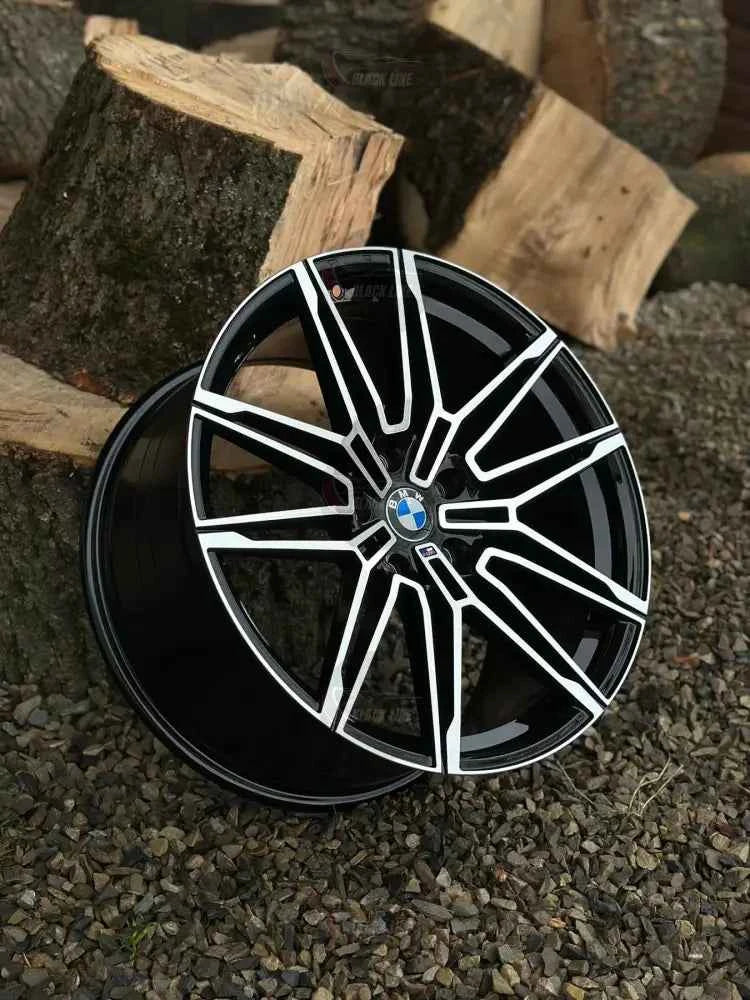 Llantas Deportivas Estilo BMW de Cinco Radios Dobles – Negro y Plata