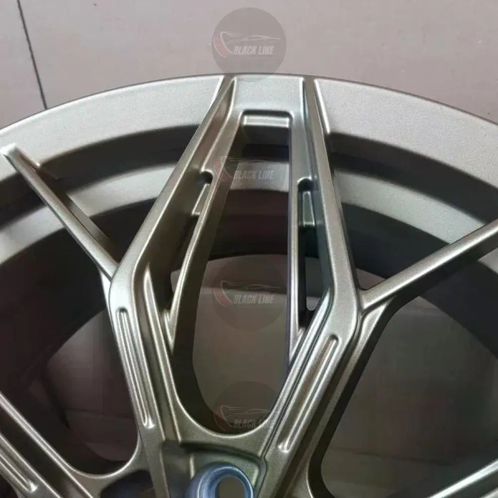 Llantas Deportivas Estilo BMW de Multirradio Geométrico – Gris Grafito
