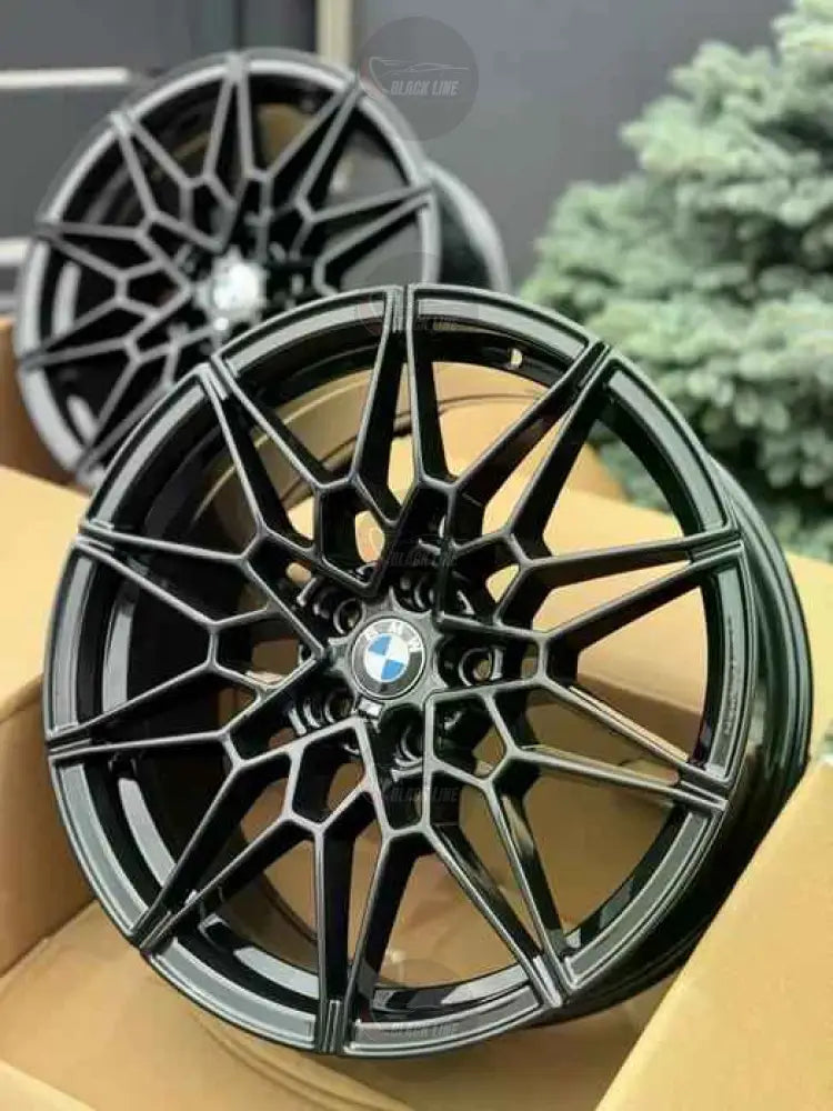 Llantas Deportivas Estilo BMW Multirradio en Negro Brillo – Diseño Cóncavo