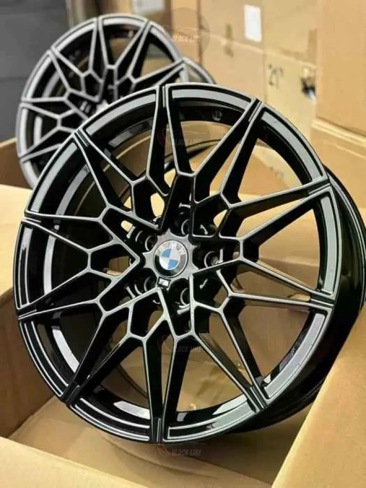 Llantas Deportivas Estilo BMW Multirradio en Negro Brillo – Diseño Cóncavo