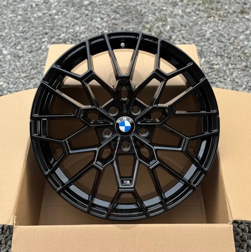 Llantas Deportivas Estilo BMW Multirradio Geométrico – Negro