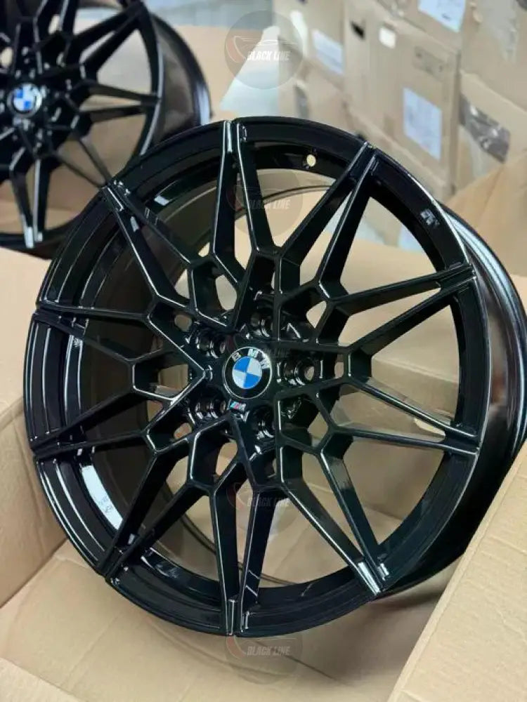 Llantas Deportivas Estilo BMW Multirradio Geométrico – Negro