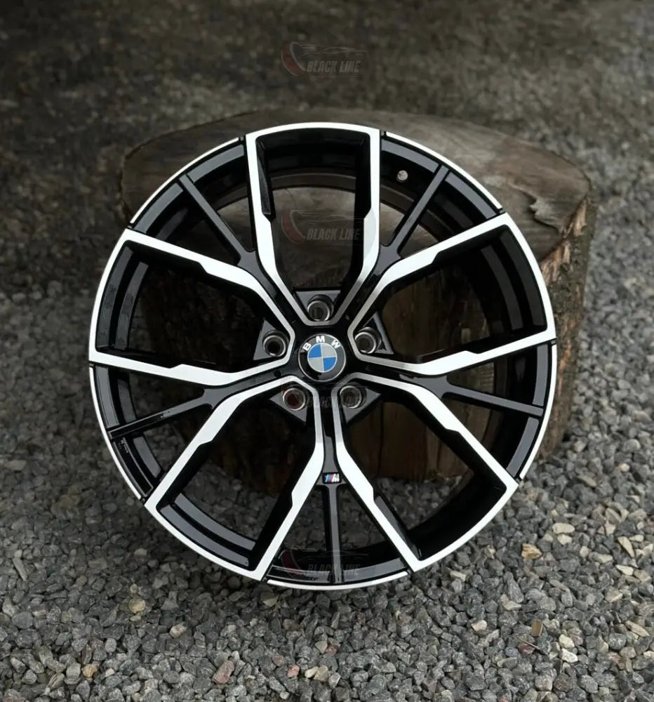 Llantas Deportivas Estilo BMW Multirradio Geométrico – Negro y Plata