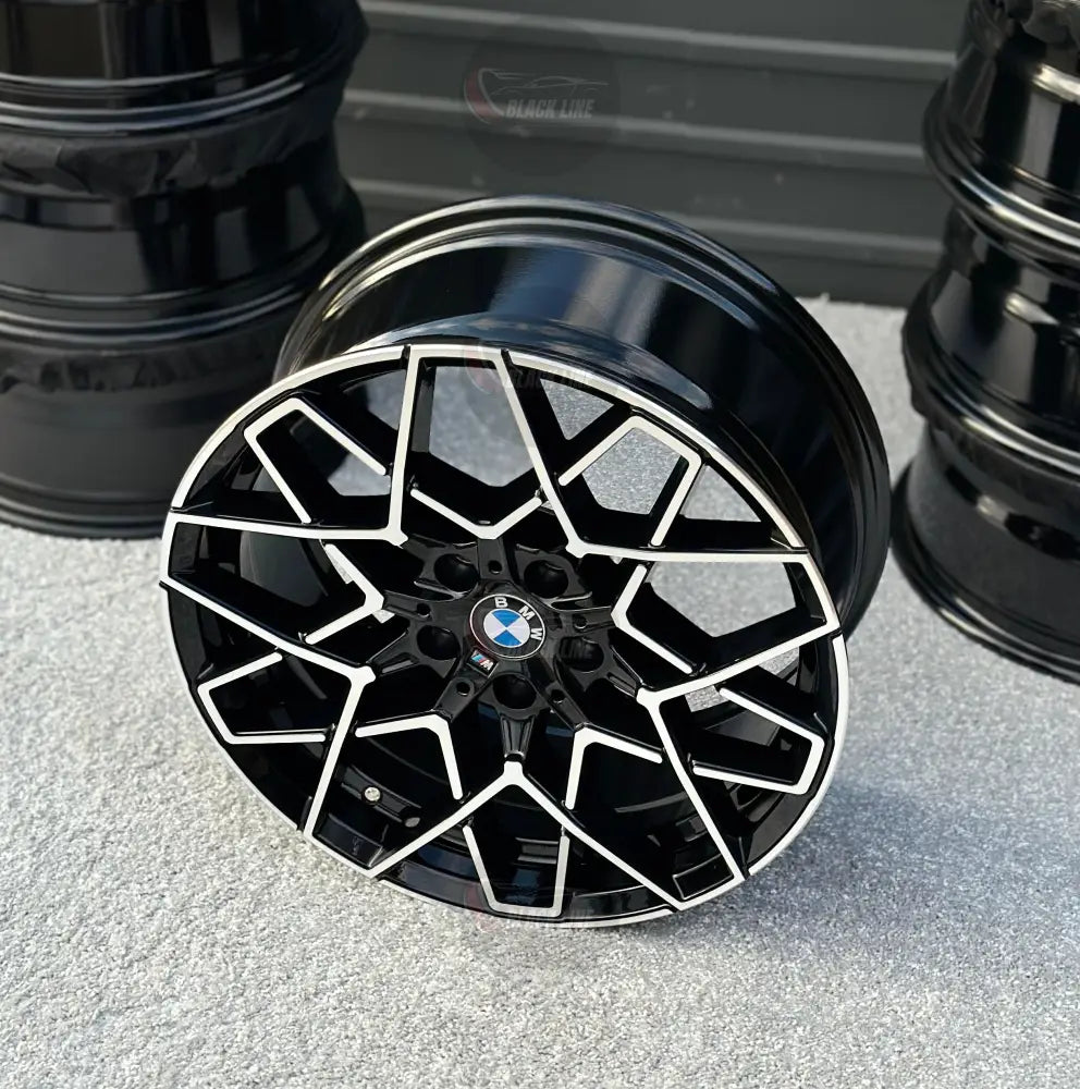 Llantas Deportivas Estilo BMW Multirradio Geométrico – Negro y Plata