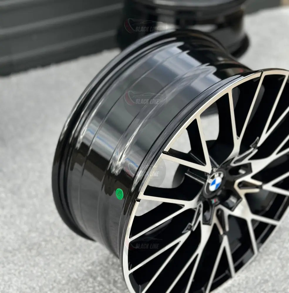 Llantas Deportivas Estilo BMW Multirradio Ramificado – Negro y Plata