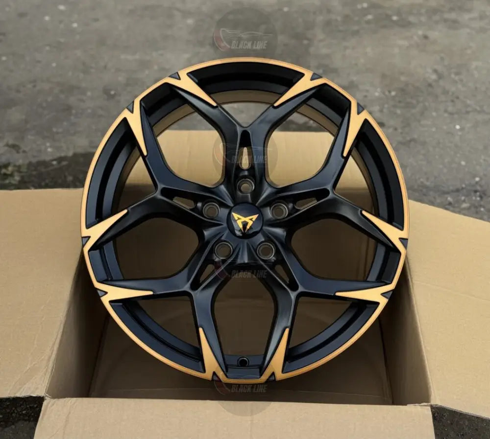 Llantas Deportivas Estilo Lamborghini de Cinco Radios Dobles – Negro con Detalles Dorados
